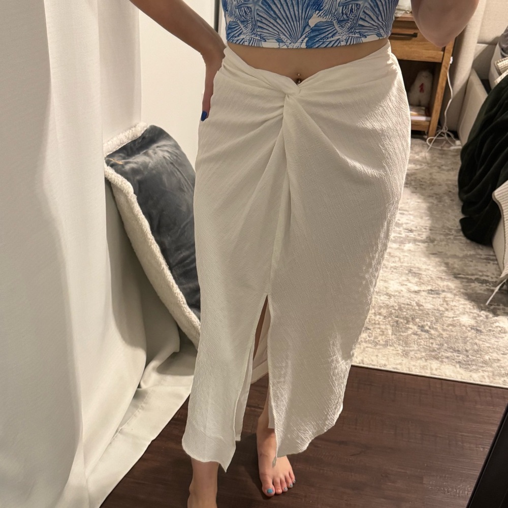 Seaside Beach Cover Up /Casual Skirt Elegant White Women's Front Twist Tie Skirt - Picture 4 of 9